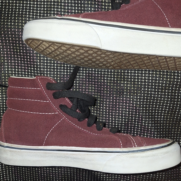 Vans Men’s Sk8-Hi Suede High-Top Sneakers in Burgundy - Picture 8 of 16